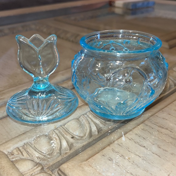 Vintage light blue decorative glass dish - Picture 3 of 6